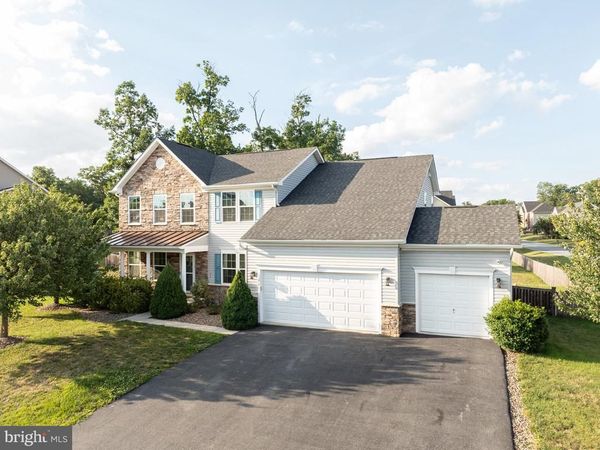 18 TROUT RIVER TERRACE , FALLING WATERS, WV 25419