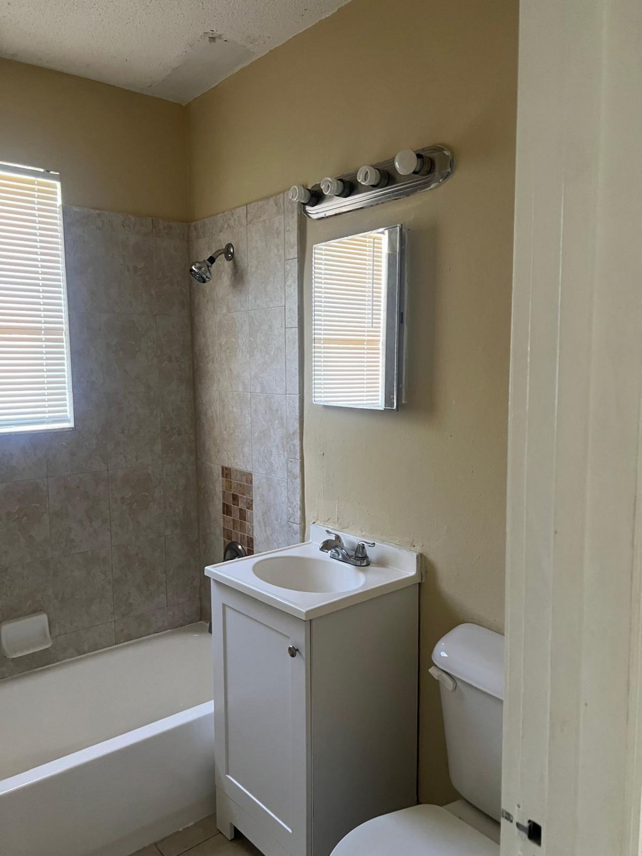 4721 NE 18th Avenue, Pompano Beach, FL 33064 Photo