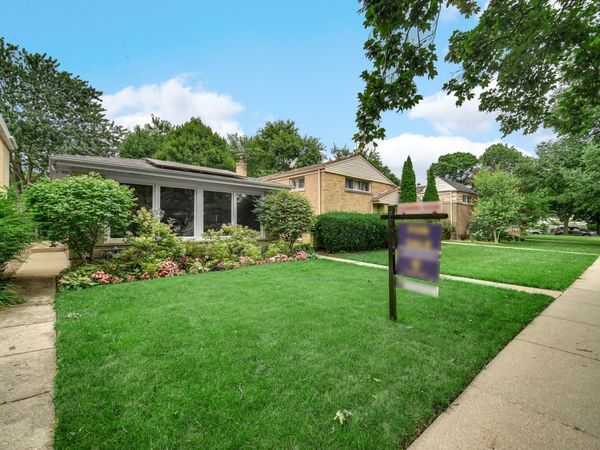 9110 Forestview Road , Evanston, IL 60203