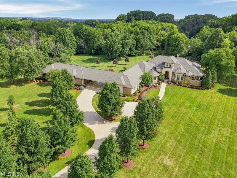 1521 Easthill Street SE, North Canton, OH 44720 Photo 2