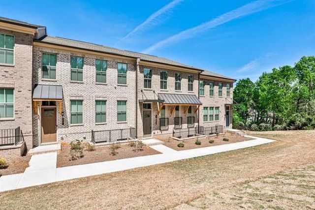 4274 Sand Pine Alley, Doraville, GA 30360 Main Photo