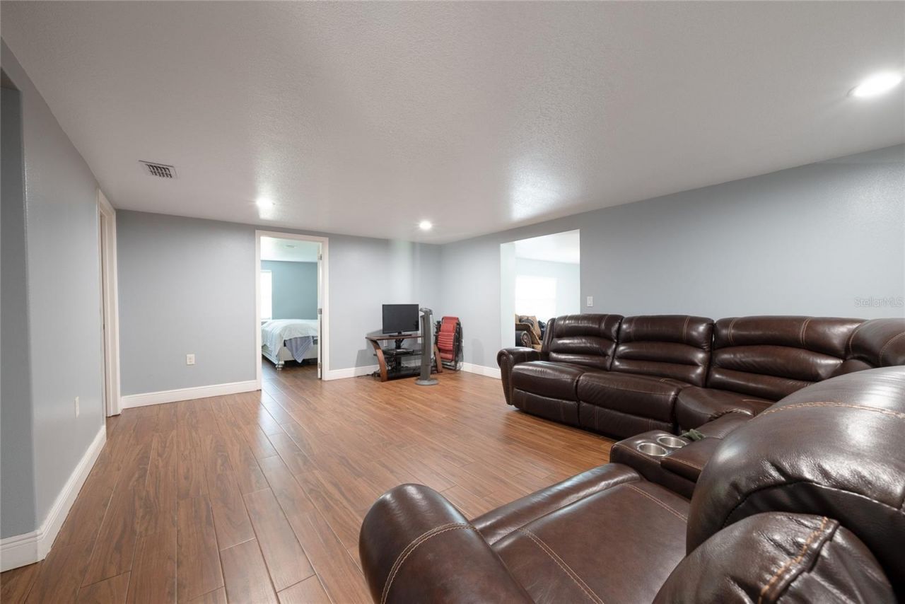 19 S Tyler Avenue, Orlando, FL 32811 Photo