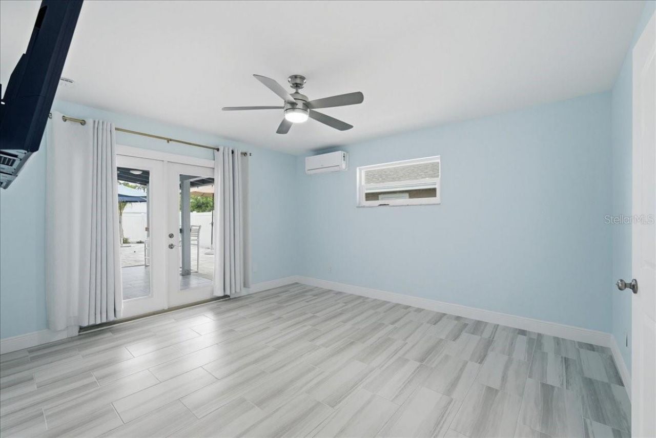 311 45th Avenue N, Saint Petersburg, FL 33703 Photo