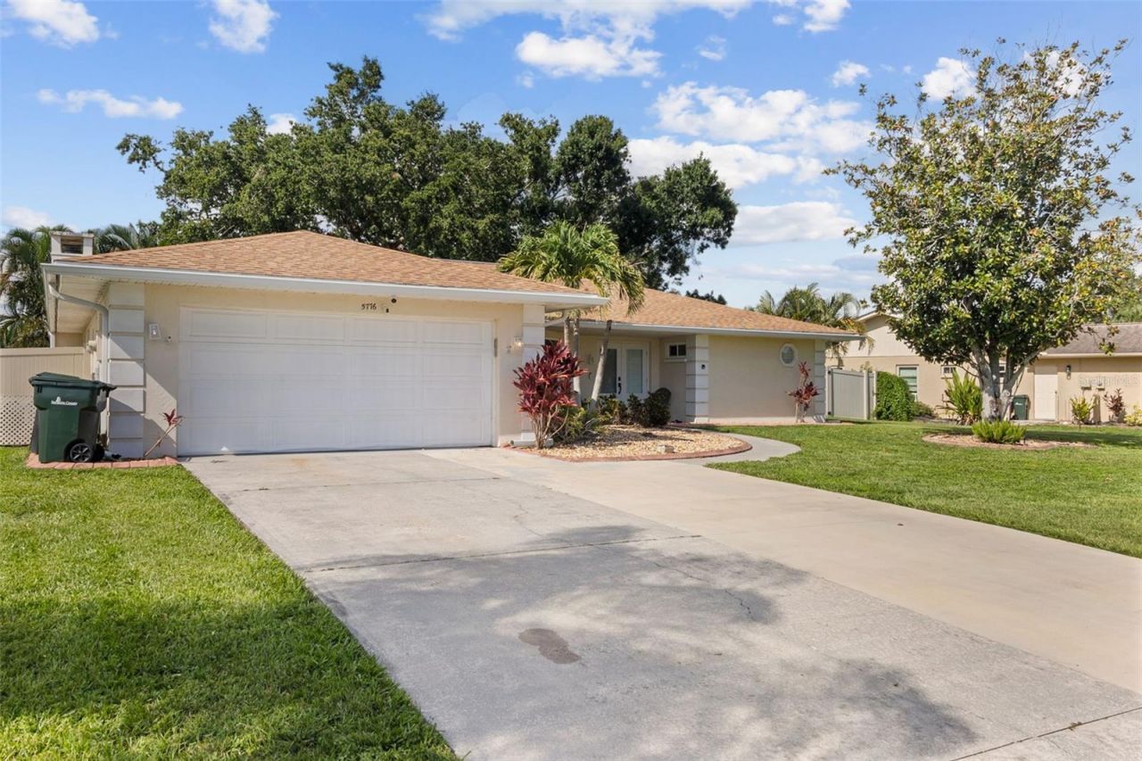 5776 Augusta Circle, Sarasota, FL 34238 Photo