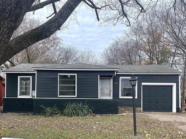 1305 Lynn Street , Bonham, TX 75418