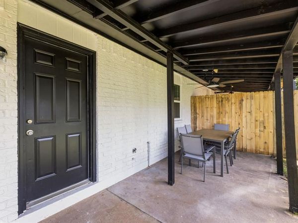 210 Slaughter Street , Arlington, TX 76011