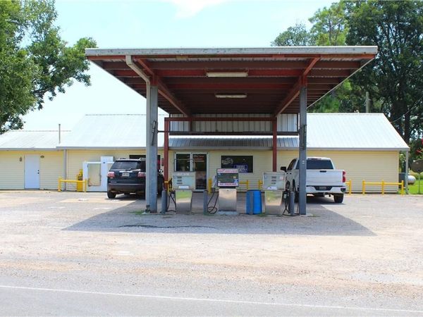 5090 452 Highway, Marksville, LA 71351