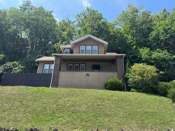 1084 W. WASHINGTON AVE, Wheeling, WV 26003