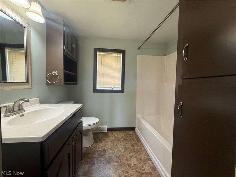 2419 Hewitt Gifford Road SW, Lordstown, OH 44481 Photo 11