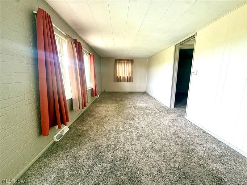 2419 Hewitt Gifford Road SW, Lordstown, OH 44481 Photo 6