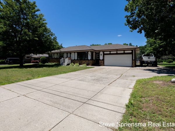 997 Cypress Drive, Jenison, MI 49428
