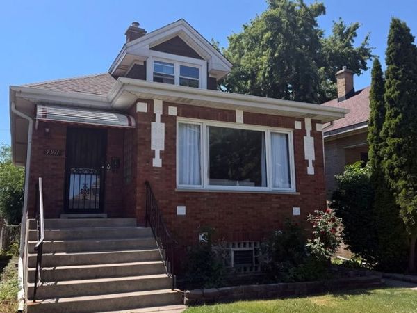 7911 W Oakleaf Avenue , Elmwood Park, IL 60707