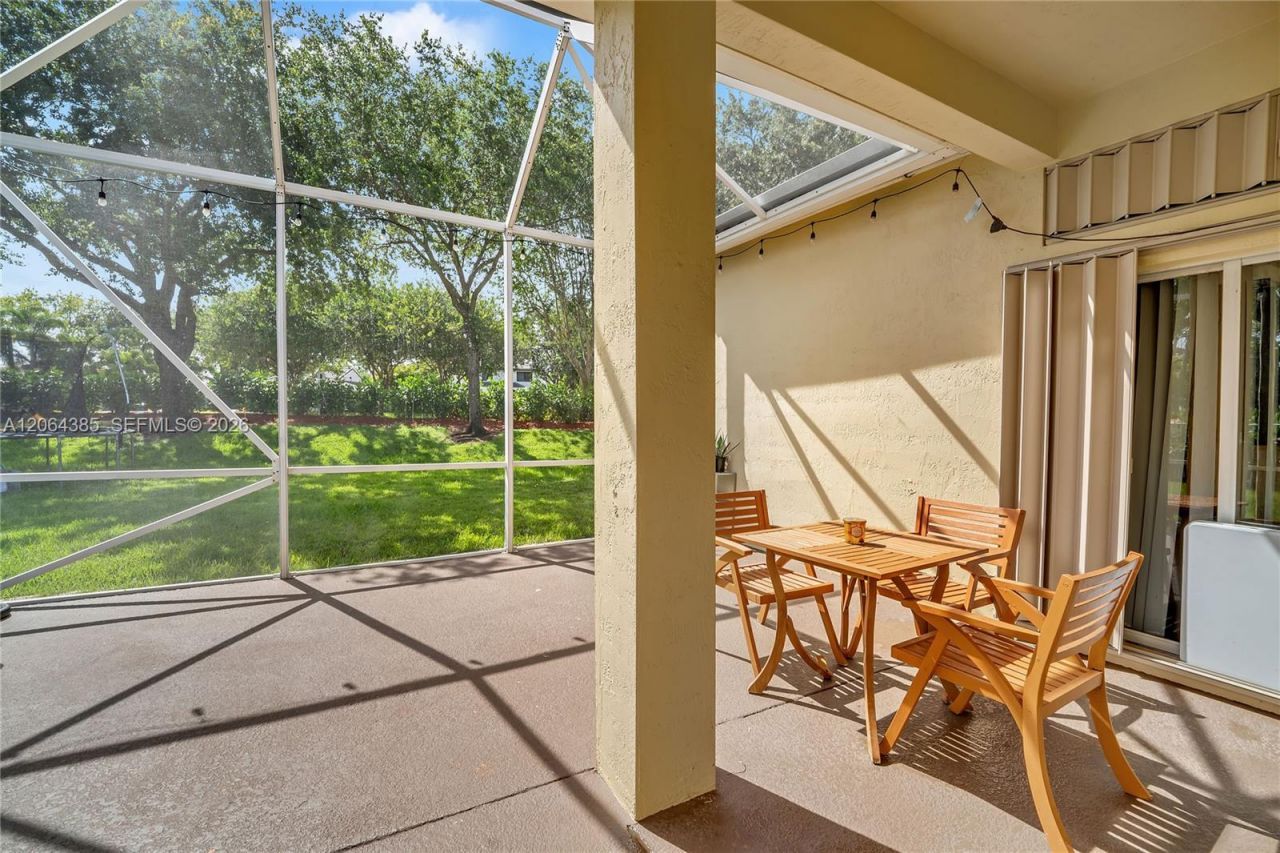 885 Tanglewood Cir, Unit 885, Weston, FL 33327 Photo
