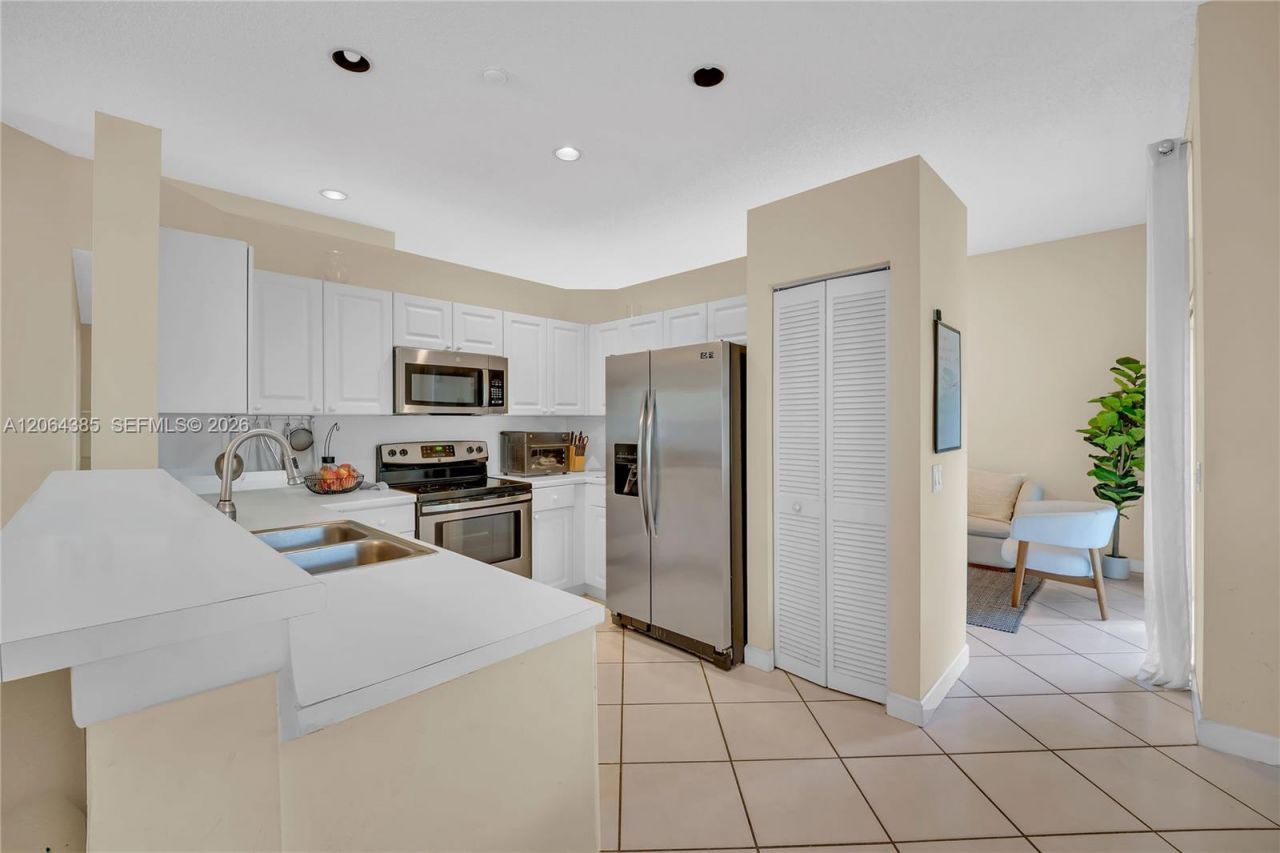 885 Tanglewood Cir, Unit 885, Weston, FL 33327 Photo