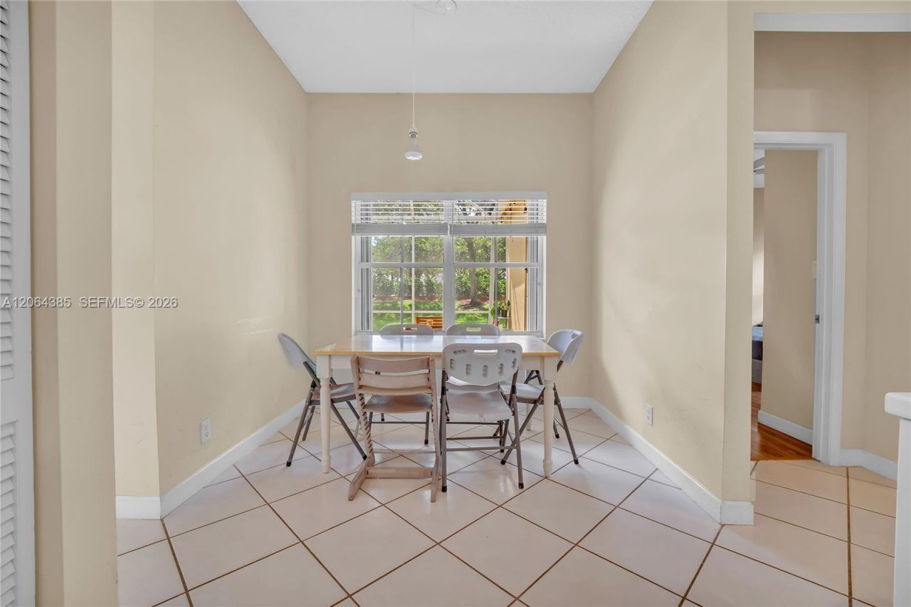 885 Tanglewood Cir, Unit 885, Weston, FL 33327 Photo