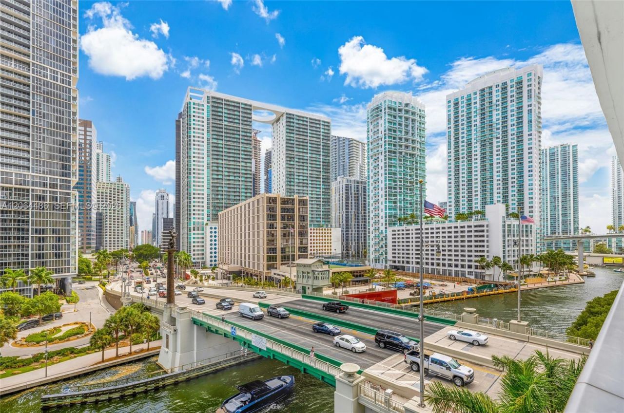 200 Biscayne Boulevard Way , Unit 504, Miami, FL 33131 Photo
