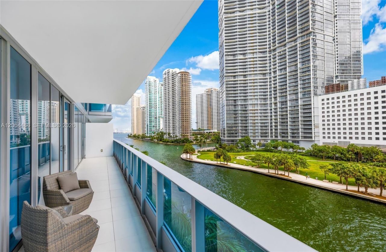 200 Biscayne Boulevard Way , Unit 504, Miami, FL 33131 Photo