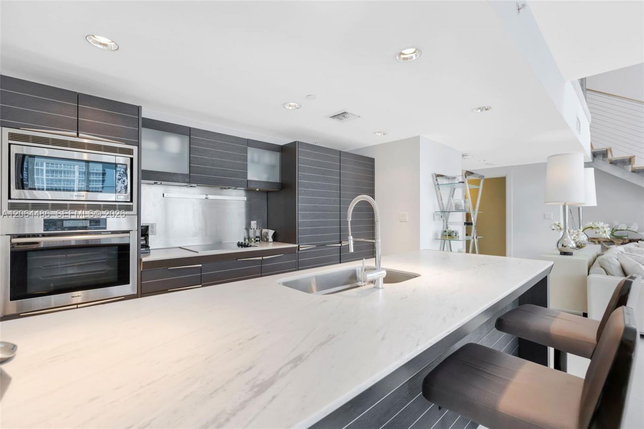 200 Biscayne Boulevard Way , Unit 504, Miami, FL 33131 Photo
