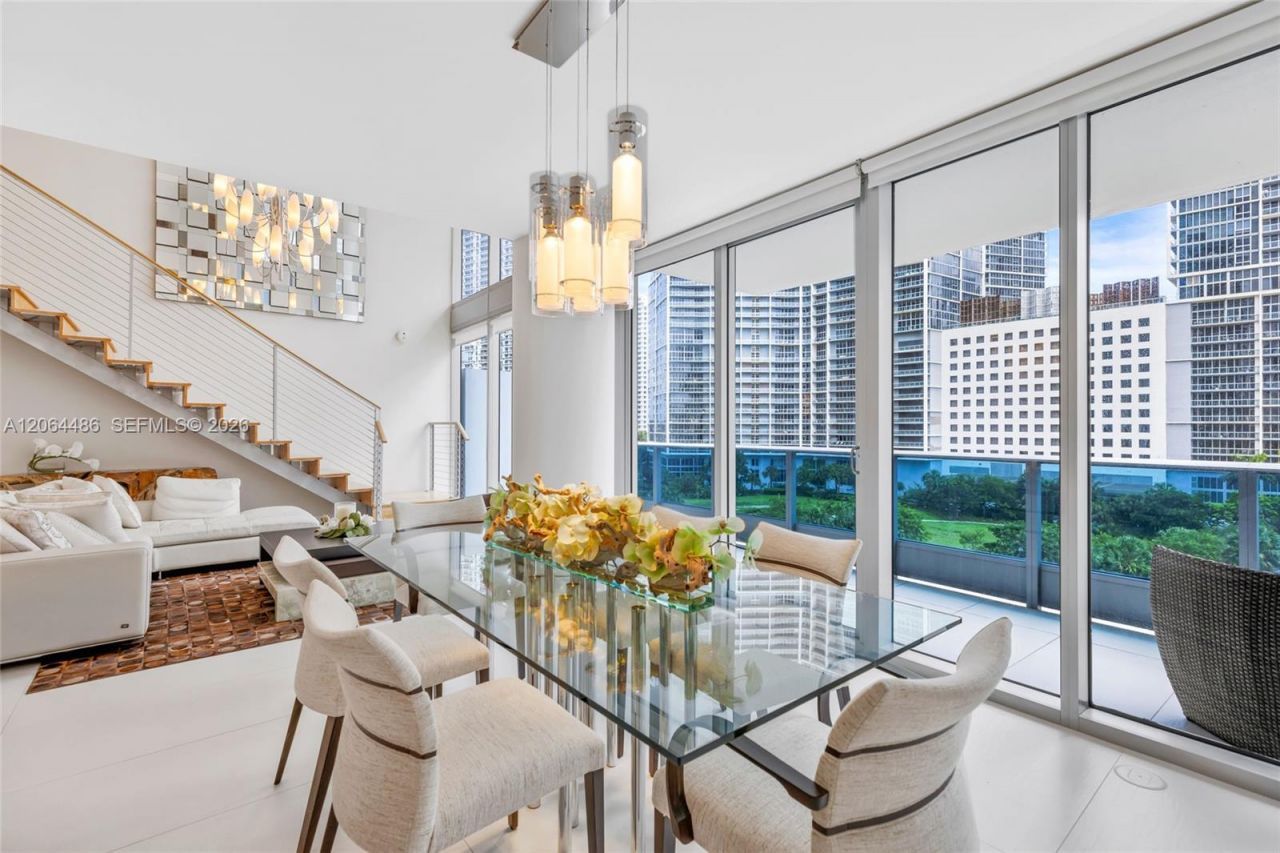 200 Biscayne Boulevard Way , Unit 504, Miami, FL 33131 Photo