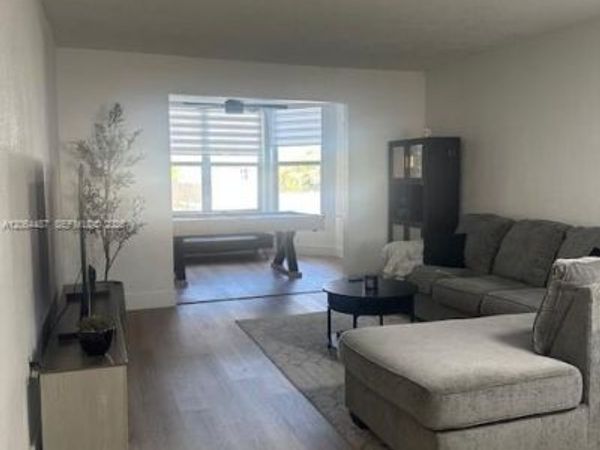 1401 NE 191st St, Unit D214, Miami, FL 33179