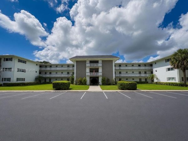 1201 Hillcrest Ct, Unit 205, Hollywood, FL 33021