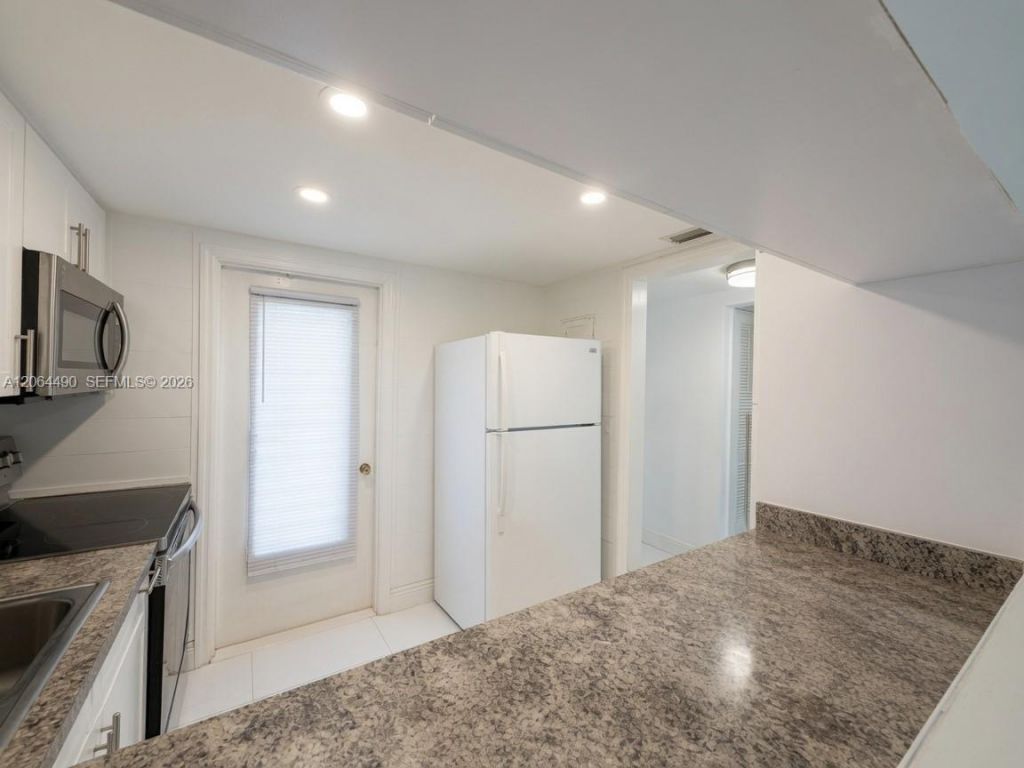 1201 Hillcrest Ct, Unit 205, Hollywood, FL 33021 Photo