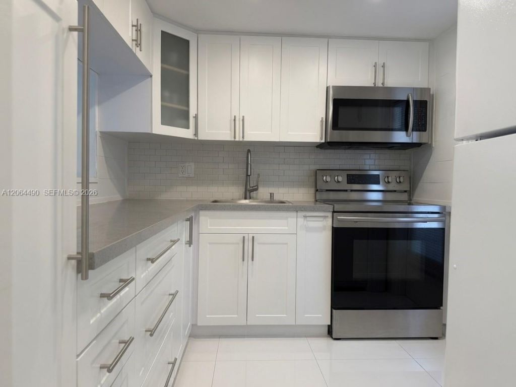1201 Hillcrest Ct, Unit 205, Hollywood, FL 33021 Photo