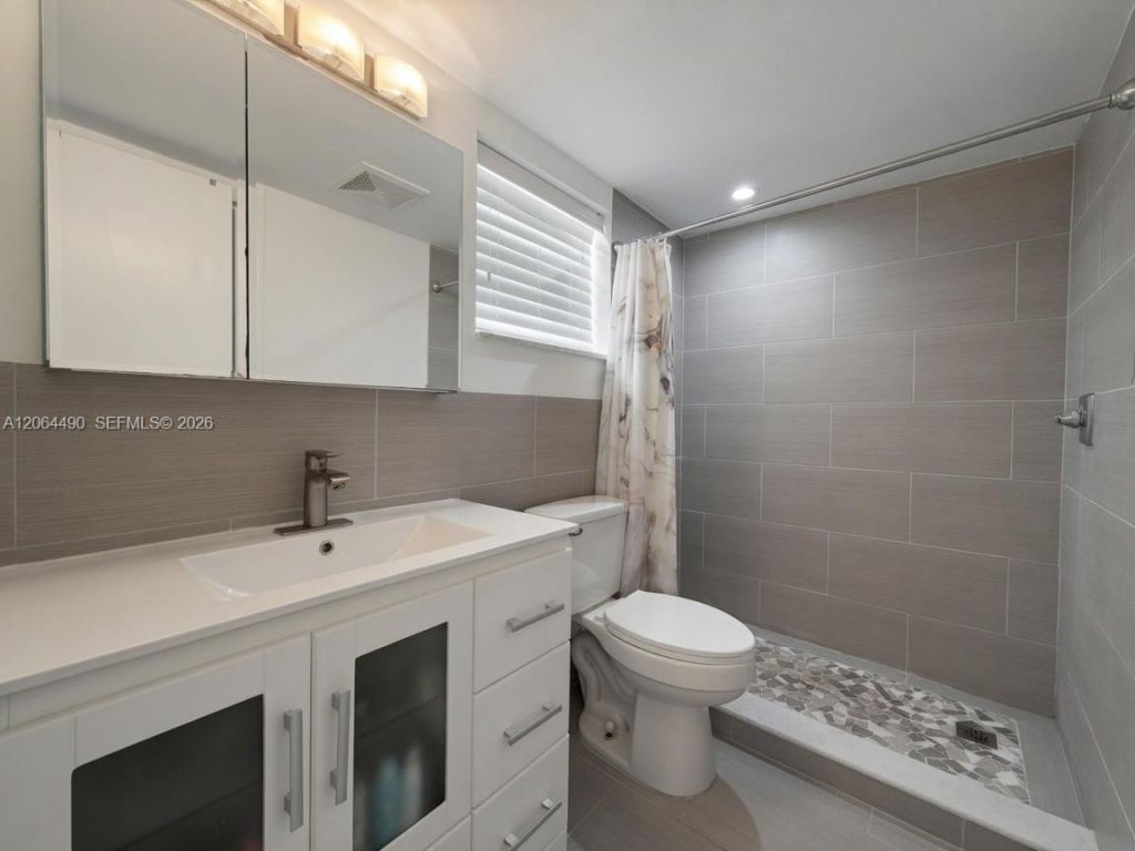 1201 Hillcrest Ct, Unit 205, Hollywood, FL 33021 Photo