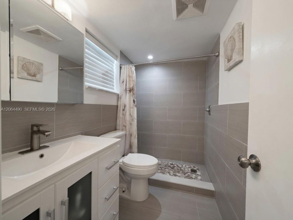 1201 Hillcrest Ct, Unit 205, Hollywood, FL 33021 Photo
