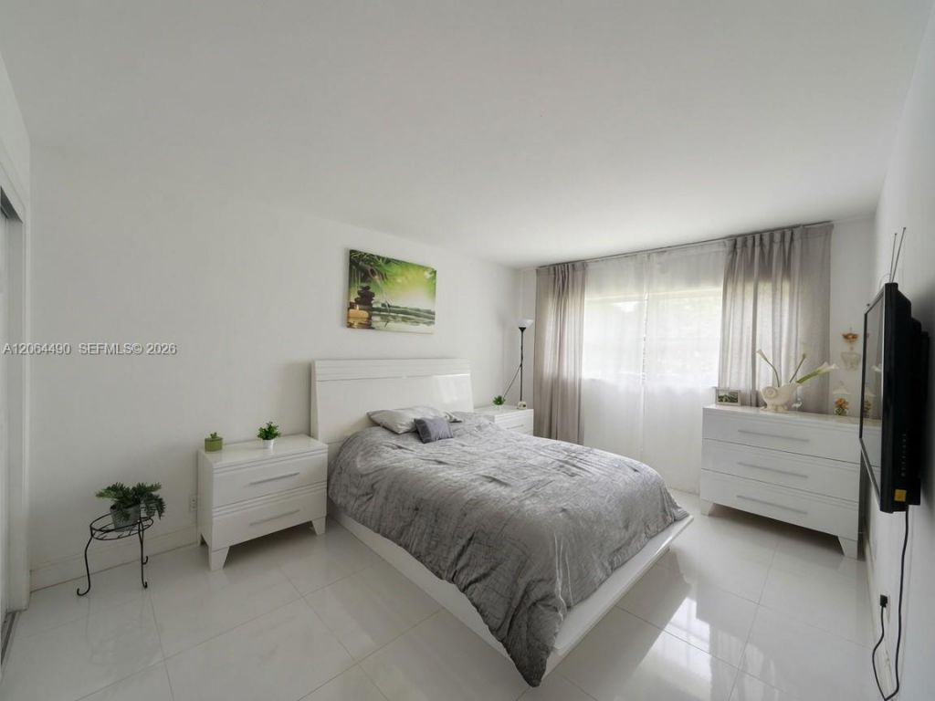 1201 Hillcrest Ct, Unit 205, Hollywood, FL 33021 Photo