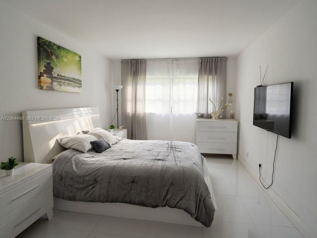 1201 Hillcrest Ct, Unit 205, Hollywood, FL 33021 Photo