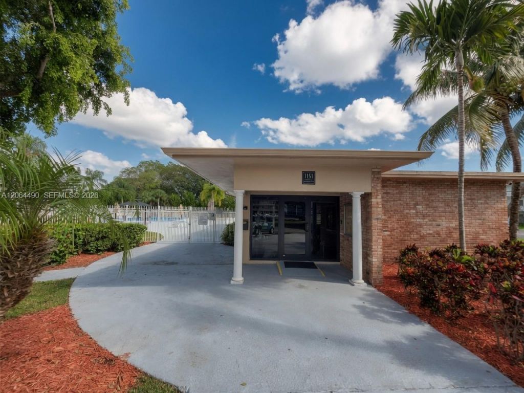1201 Hillcrest Ct, Unit 205, Hollywood, FL 33021 Photo