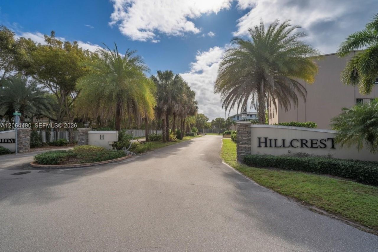1201 Hillcrest Ct, Unit 205, Hollywood, FL 33021 Photo