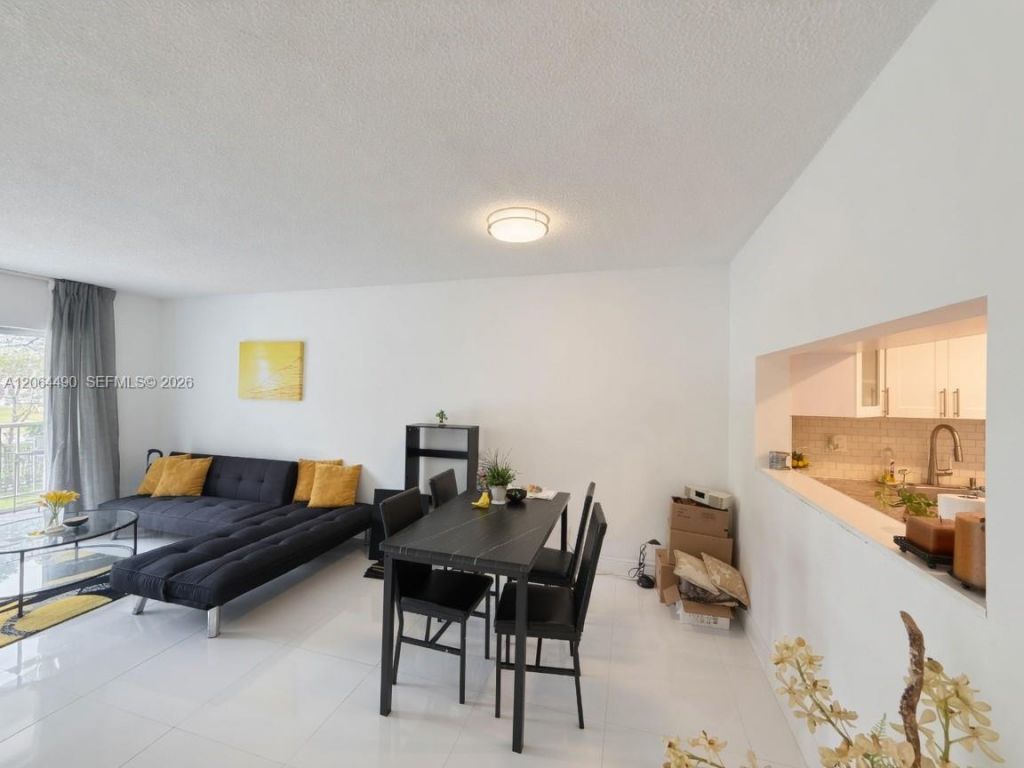 1201 Hillcrest Ct, Unit 205, Hollywood, FL 33021 Photo