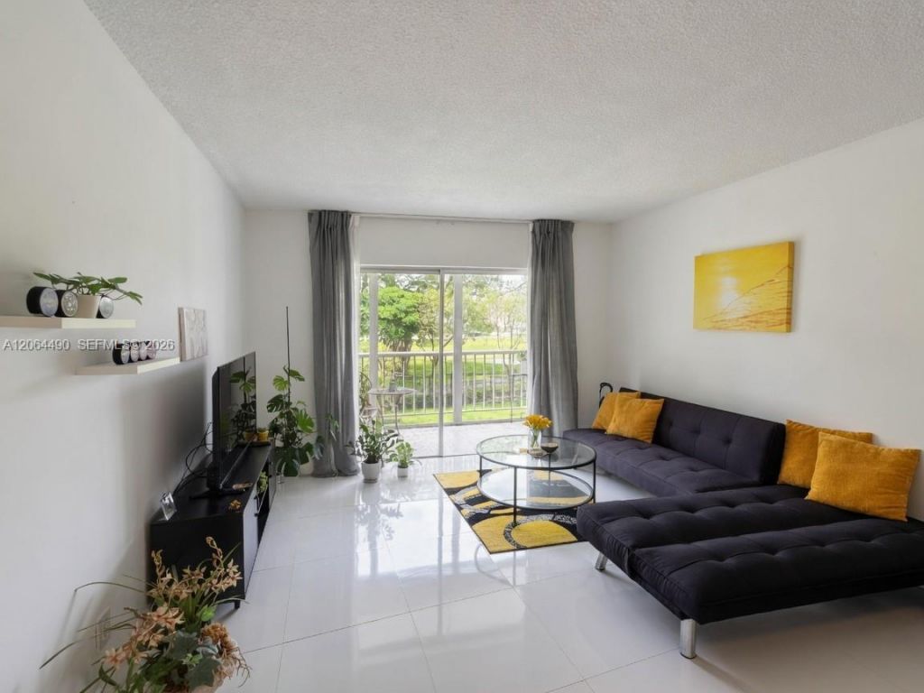 1201 Hillcrest Ct, Unit 205, Hollywood, FL 33021 Photo