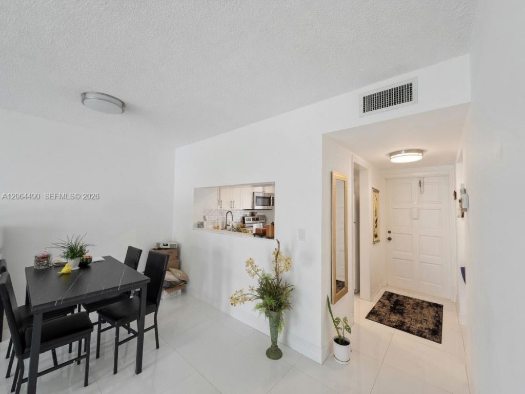 1201 Hillcrest Ct, Unit 205, Hollywood, FL 33021 Photo