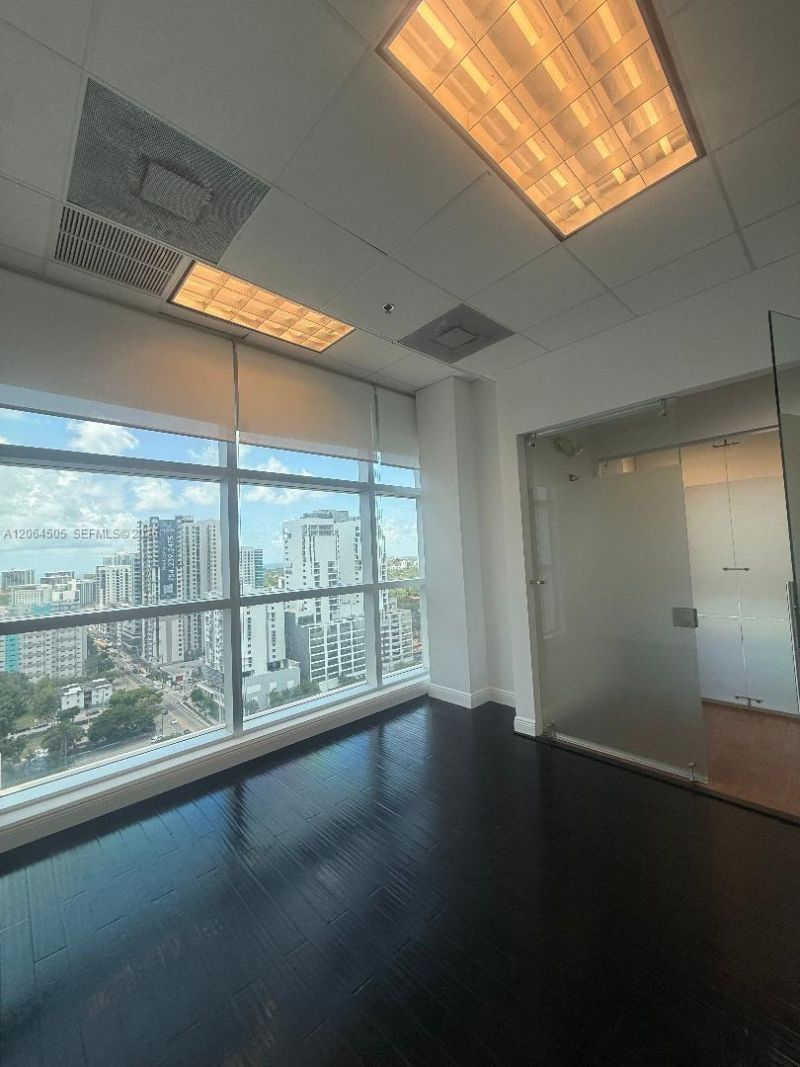 175 SW 7th St , Unit 1912, Miami, FL 33130 Photo