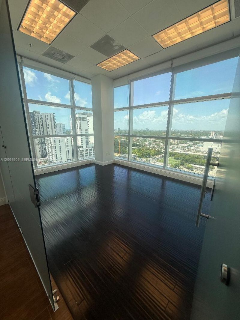 175 SW 7th St , Unit 1912, Miami, FL 33130 Photo