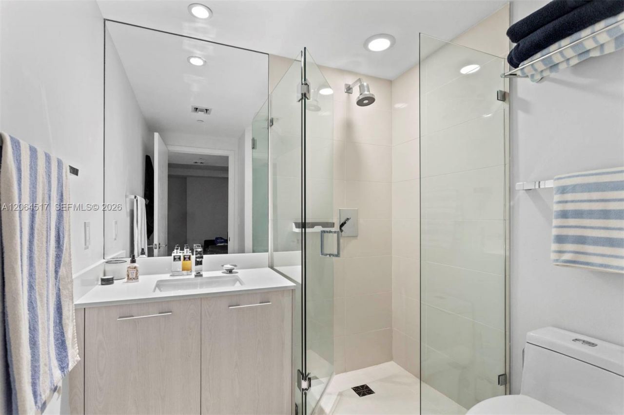 55 SW 9th St , Unit 1105, Miami, FL 33130 Photo