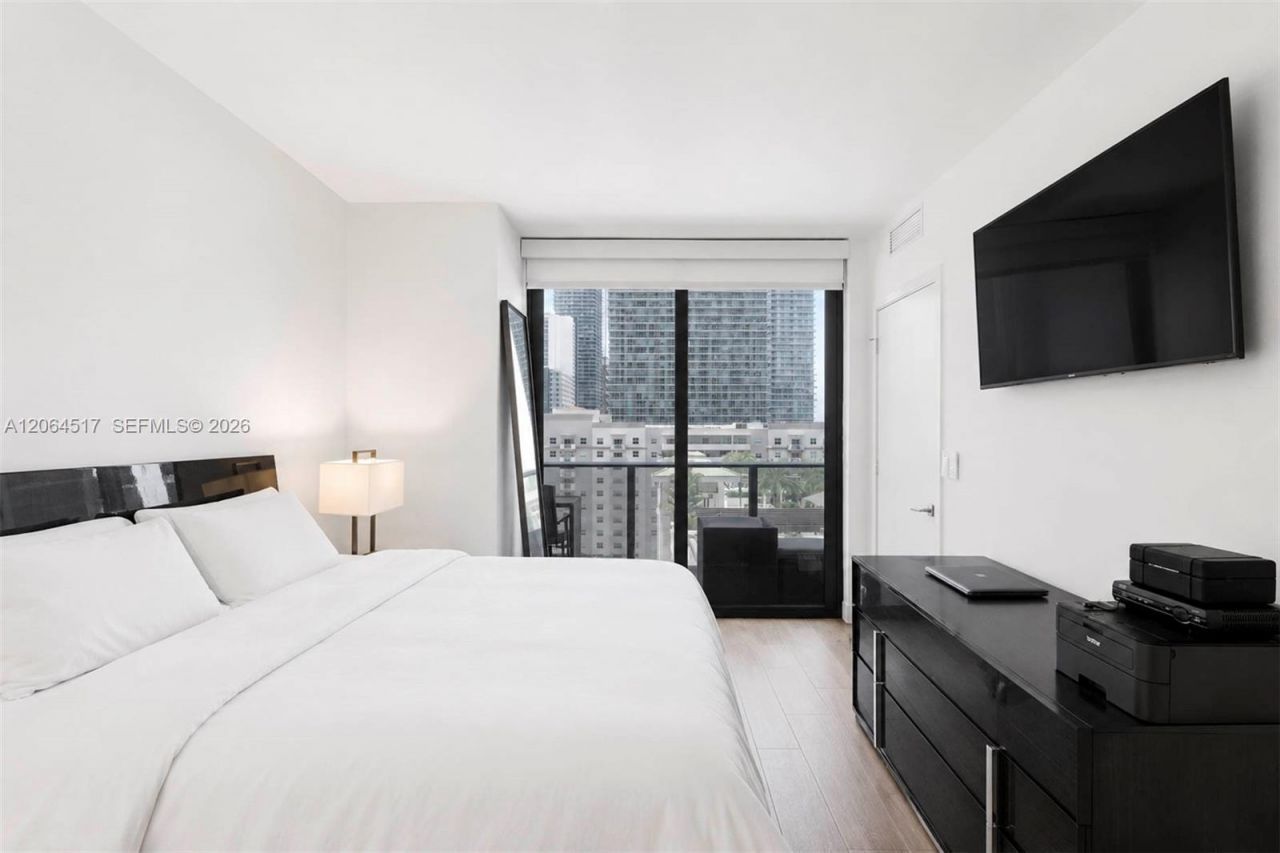 55 SW 9th St , Unit 1105, Miami, FL 33130 Photo