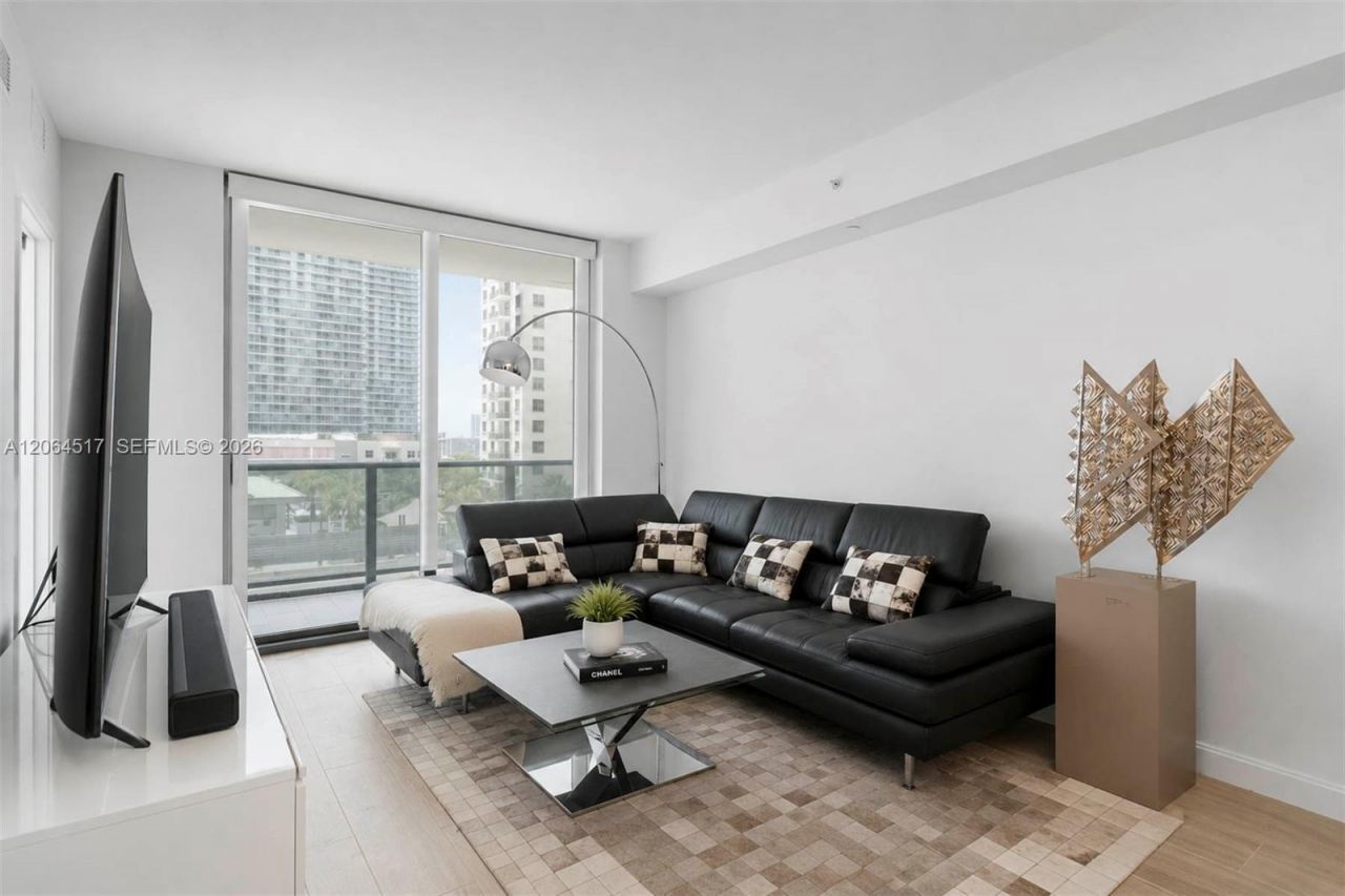55 SW 9th St , Unit 1105, Miami, FL 33130 Photo