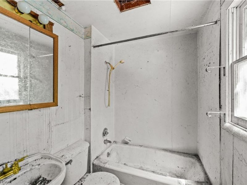 368 Sanford Street, Painesville, OH 44077 Photo 10
