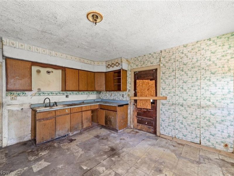 368 Sanford Street, Painesville, OH 44077 Photo 7