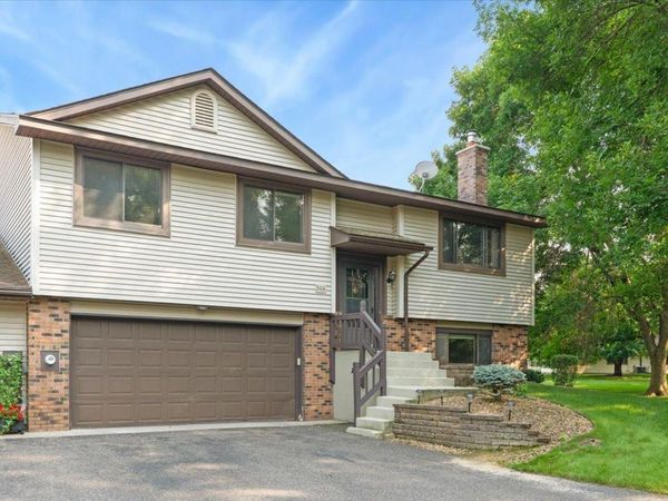 566 Donegal Circle, Shoreview, MN 55126