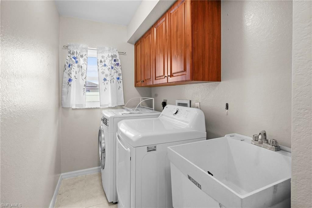 3042 NW 3rd Pl, Cape Coral, FL 33993 Photo