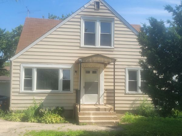 137 E Bonnie Brae Avenue, Mount Prospect, IL 60056
