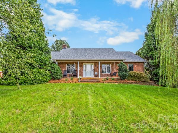 5398 B Reidsville Road, Walkertown, NC 27051