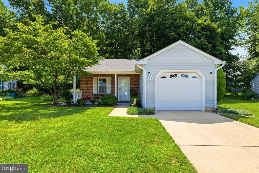 10 Madison Court, Mount Laurel, NJ 08054 Main Photo