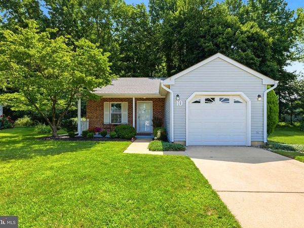 10 MADISON COURT, MOUNT LAUREL, NJ 08054
