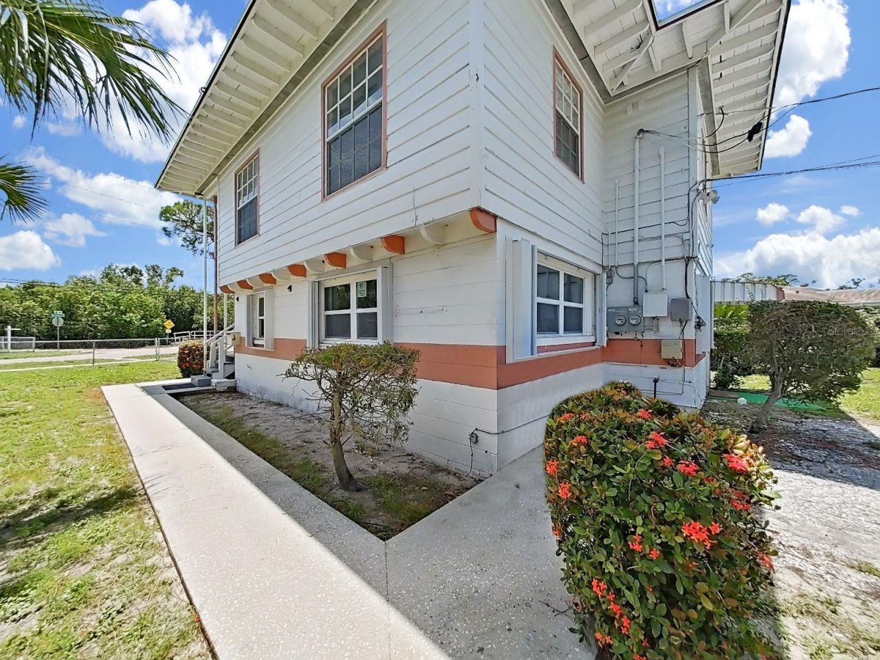 2371 7th Street S, Saint Petersburg, FL 33705 Photo